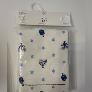 NWT GAP Kids Pajama Set - White and Blue Hanukah print size 2T